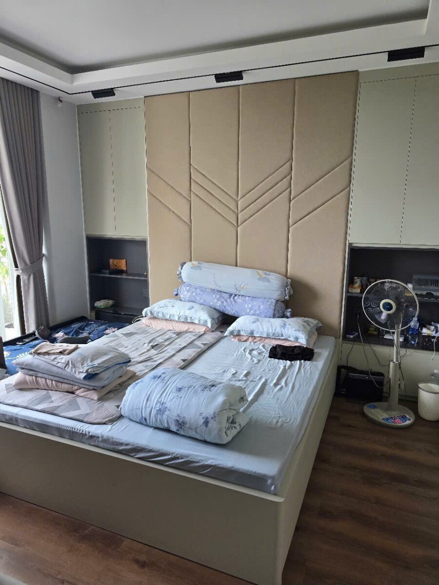 phong ngu can ho ban 28 - Cần bán gấp căn hộ chung cư Grand View, diện tích 118m2, tầng cao, giá 11.5 tỷ, nội thất cao cấp.