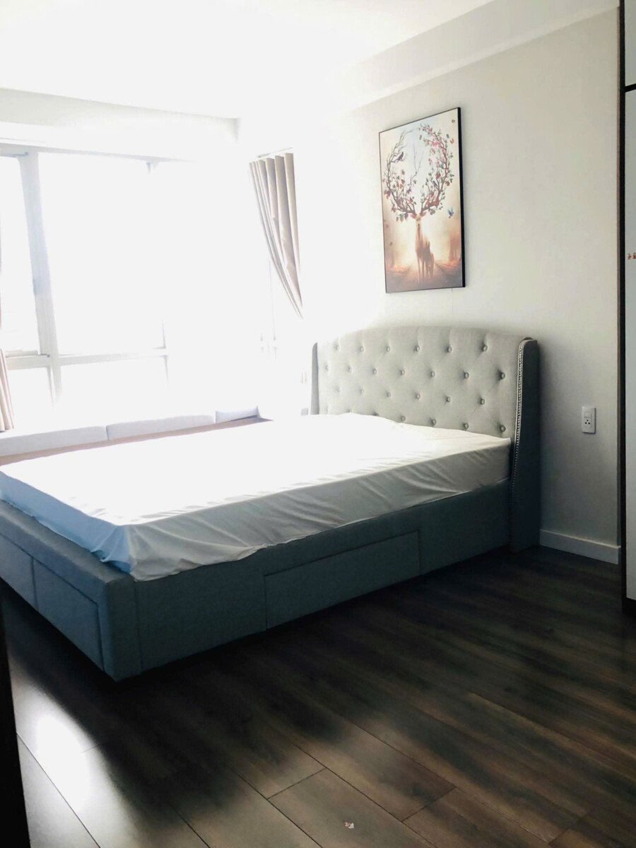 phong ngu can ho can ban 30 - Bán căn hộ 97m2, chung cư Hưng Phúc, view Biệt Thự, giá 9 tỷ, đủ nội thất.