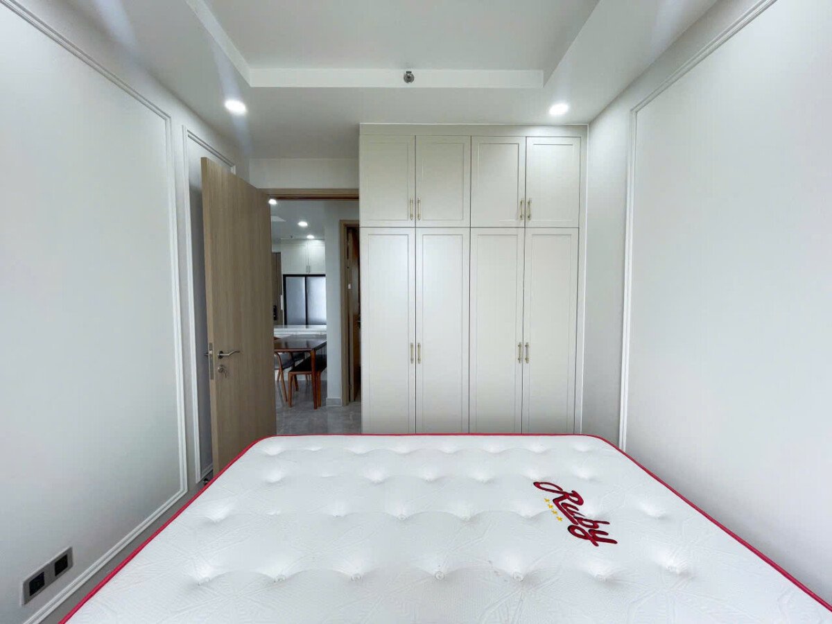 phong ngu can ho can ban 5 - Bán căn hộ 02pn, chung cư The Peak Midtown, giá 10 tỷ, nhà đang có hợp đồng thuê ổn định.