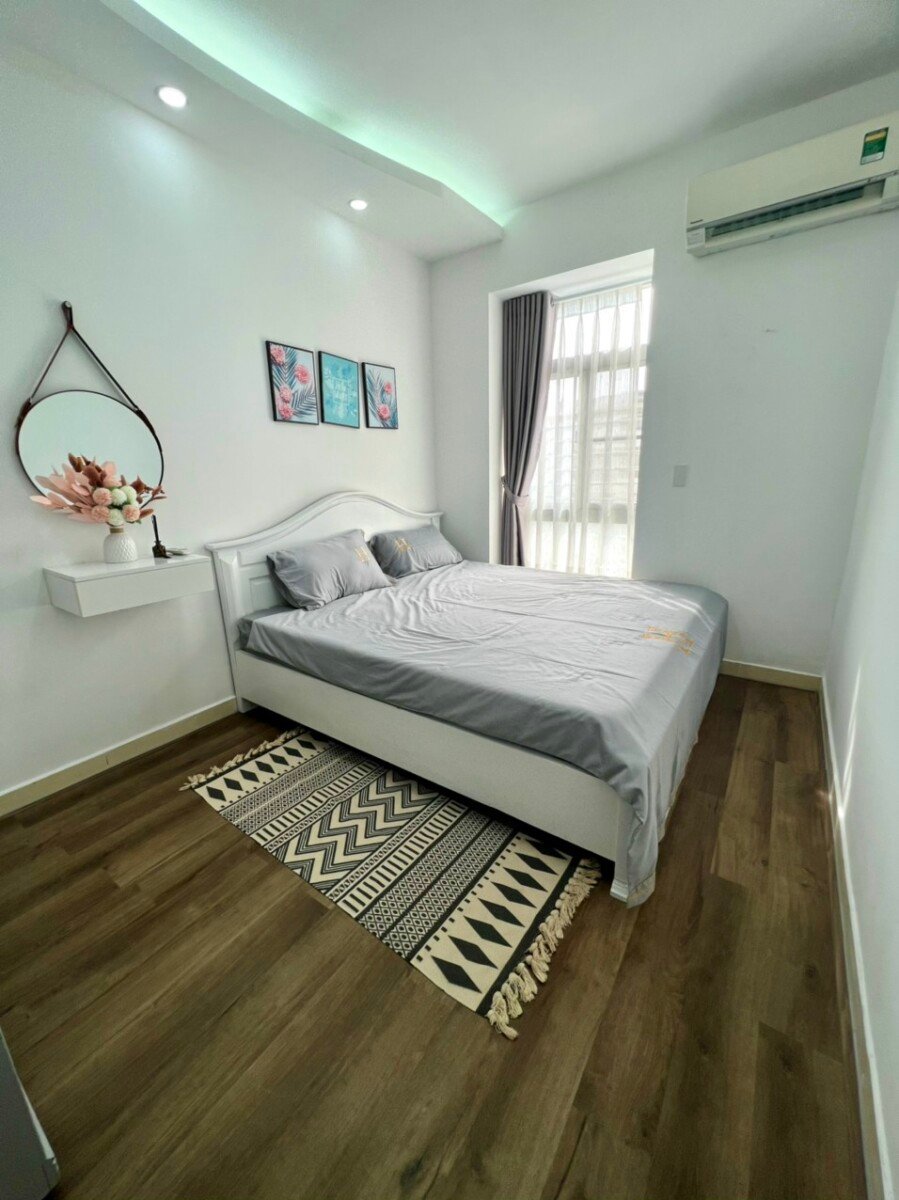 phong ngu chinh trong can ho can ban sky garden 2 2 - Cần bán gấp căn hộ 71m2, chung cư Sky Garden 2, 02pn, giá 5 tỷ , nội thất đẹp.