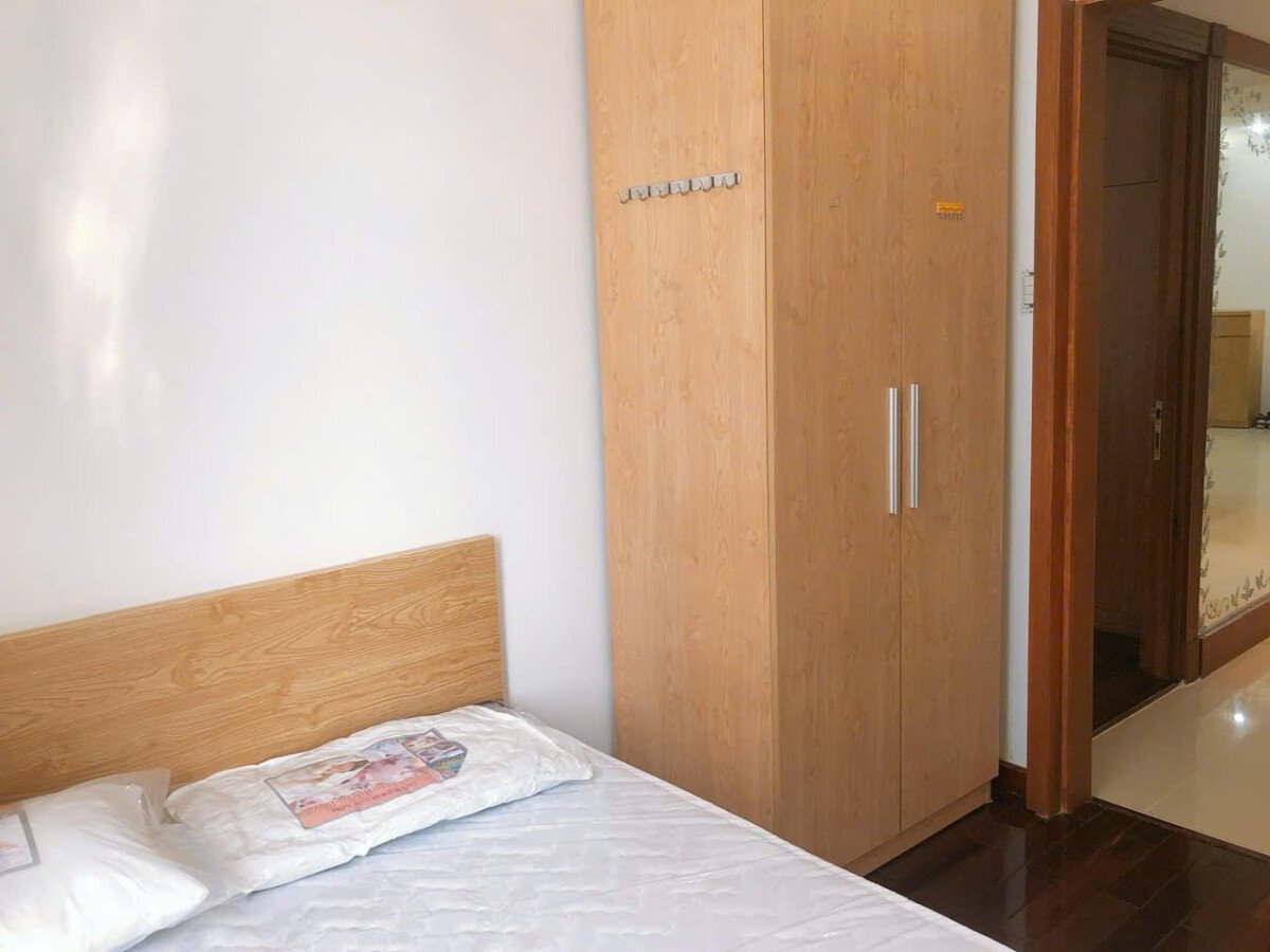 phong ngu cna ho - Giá cho thuê căn hộ 3pn tòa 4c chung cư Sky Garden 2 phường Tân Hưng T5/2026