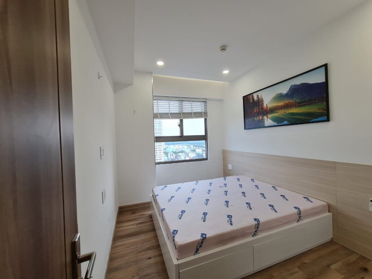 phong ngu nho can ho ban 3 - Giá mua bán căn hộ 3pn tòa G chung cư Saigon South Residences Nhà Bè T4/2026