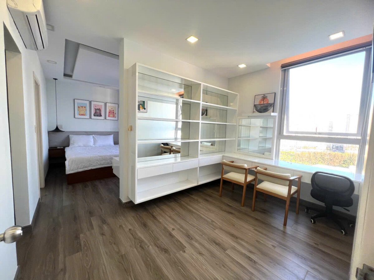 phong thoang - Cho thuê căn hộ đẹp tại Star Hill. DT 94m2 Nhà đẹp- Lầu cao- View thoáng- 3 Phòng-2wc- Giá thuê 25 Triệu/Tháng