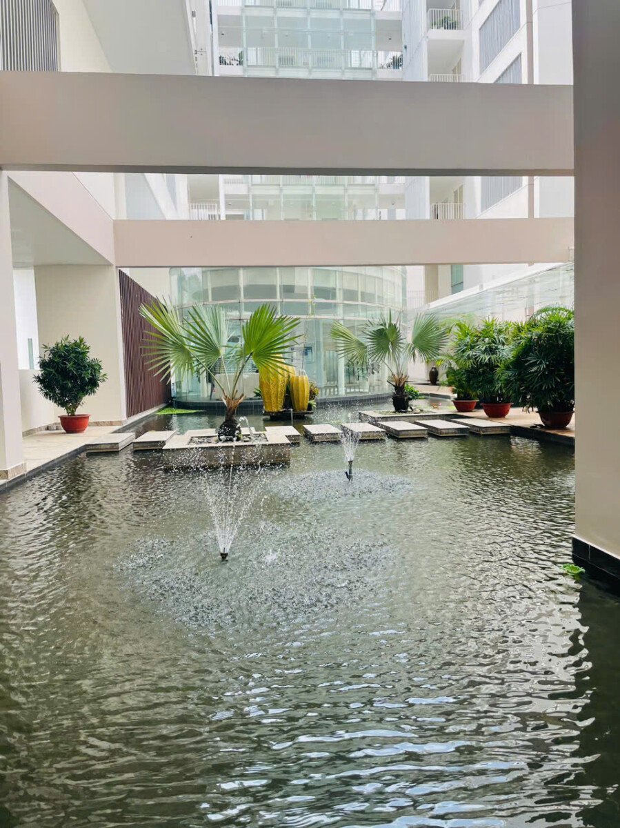 tien ich ho canh quan garden court 1 - Giá mua bán căn hộ 3pn chung cư Garden Court 1 phường Tân Hưng T4/2026