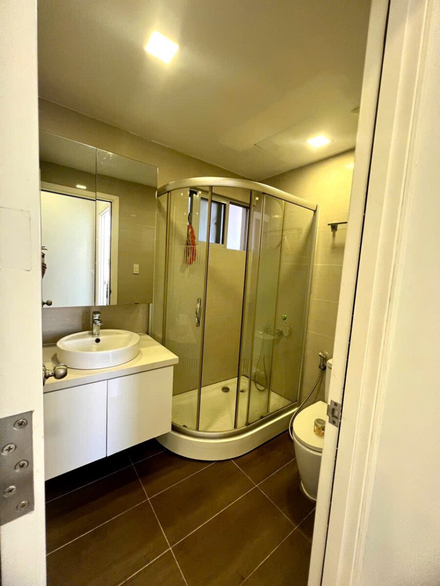 toilet 3 - Cho thuê căn hộ đẹp tại Star Hill. DT 94m2 Nhà đẹp- Lầu cao- View thoáng- 3 Phòng-2wc- Giá thuê 25 Triệu/Tháng