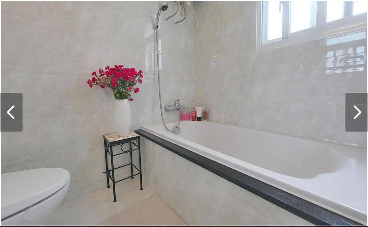 tollet can ho ban 3 1 - Bán căn hộ 74m2, chung cư Sky Garden 3, nhà đầy đủ nội thất, 02pn, giá 6.145 tỷ.