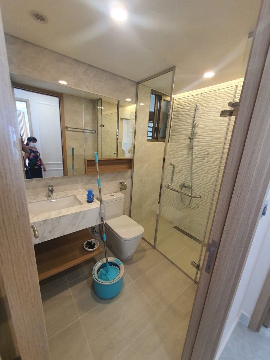 tollet can ho can ban 1 - Cần bán nhanh căn hộ 75m2, chung cư Midtown The Peak, tầng cao, giá 9.8 tỷ + 01 ô đậu xe tầng hầm.