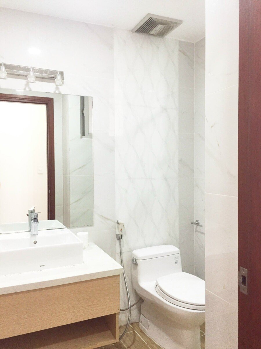 tollet can ho can ban 2 - Bán căn góc chung cư Scenic Valley 1, 03pn, giá 11 tỷ, nhà đang có hợp đồng thuê , 01 ô đậu xe ô tô.