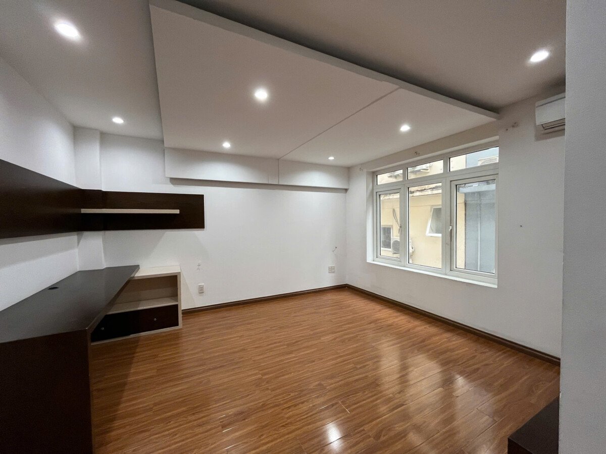 van phong cho thue phu hop 4 5 nguoi lam viec - Giá cho thuê văn phòng nhỏ đường Nội khu Hưng Gia 1 Phú Mỹ Hưng T4/2026