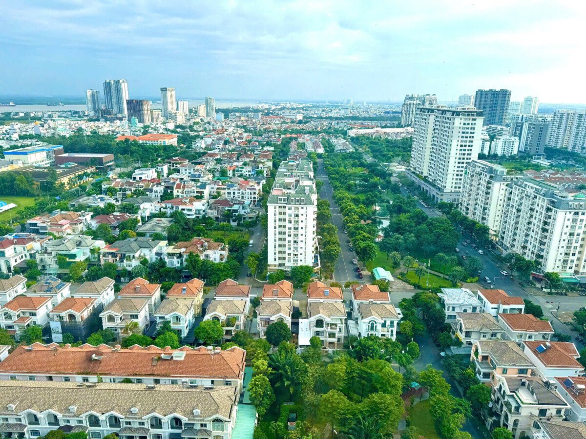 view can ho ban 1 - Bán căn hộ 78m2, chung cư Midtown The Signature , 02pn, giá 10.7 tỷ, nhà đẹp, đủ nội thất.