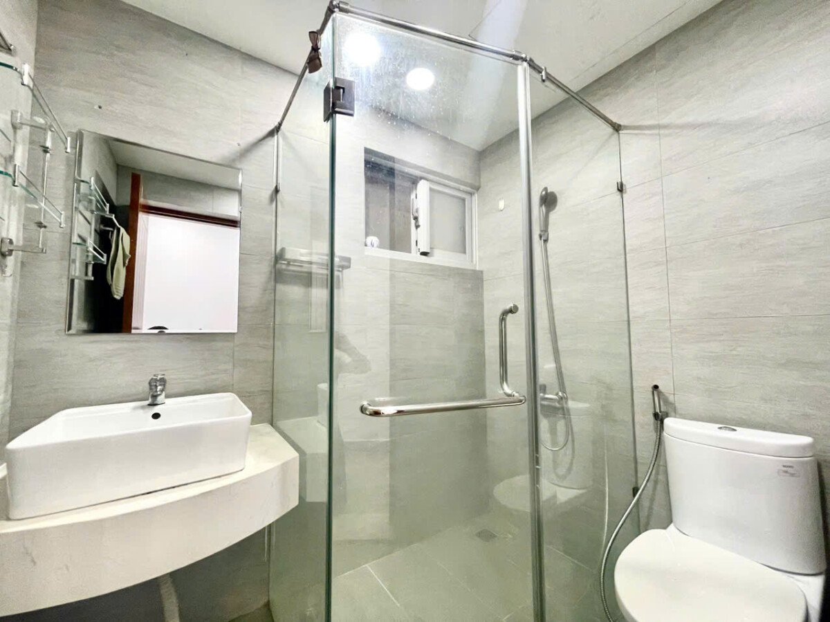 wc rieng - Cho thuê căn hộ tại chung cư Star Hill. DT 105m2 Thiết kế 2 phòng ngủ-2wc- Nội thất đầy đủ- Giá thuê 26 Triệu/Tháng