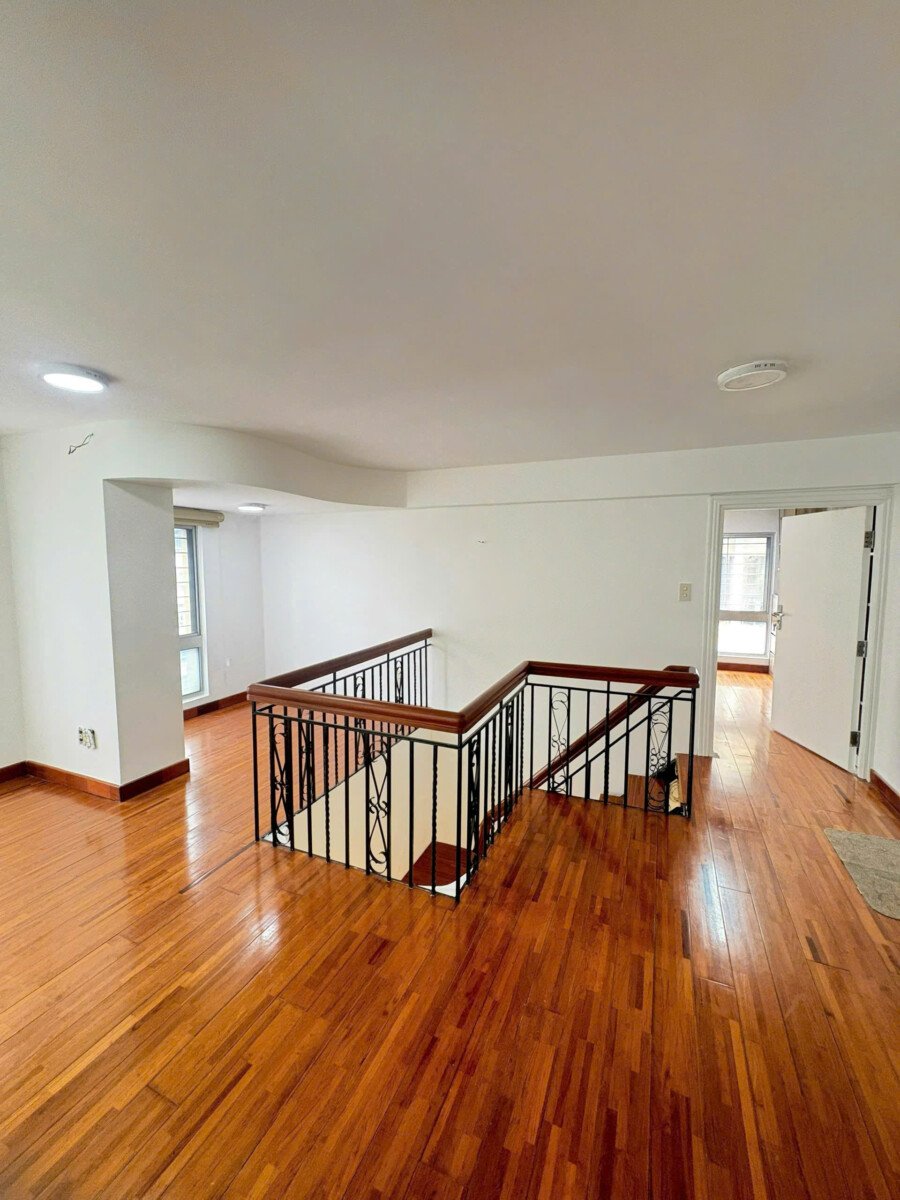 z7634806388875 238afcf6125e98bedd7d2c5074d3ebfb - Giá mua bán căn hộ Duplex tòa 2c chung cư Sky Garden 1 phường Tân Hưng T4/2026