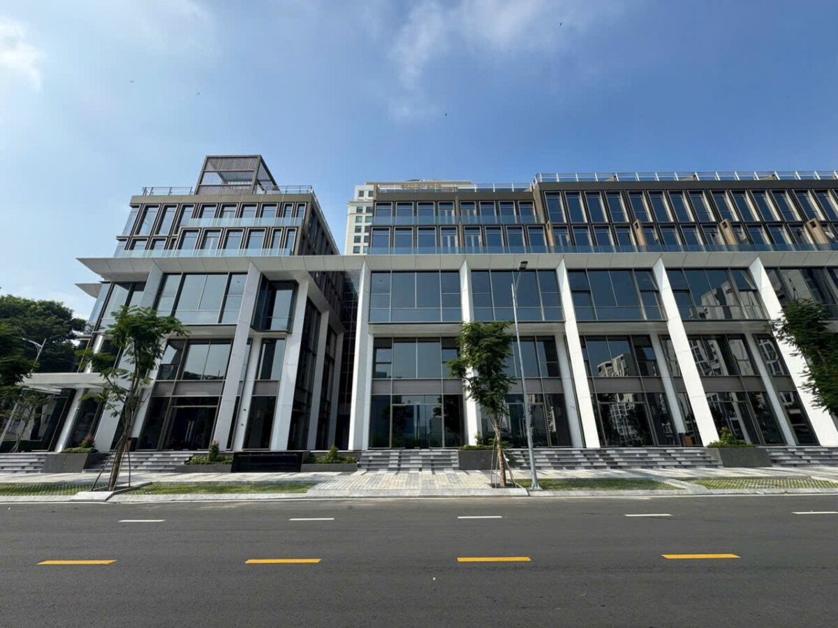 z7697982684595 d4f52bd76368dab7de4b4a3c3a8093b7 - Giá mua bán Shophouse L'Arcade Phú Mỹ Hưng phường Tân Mỹ T4/2026