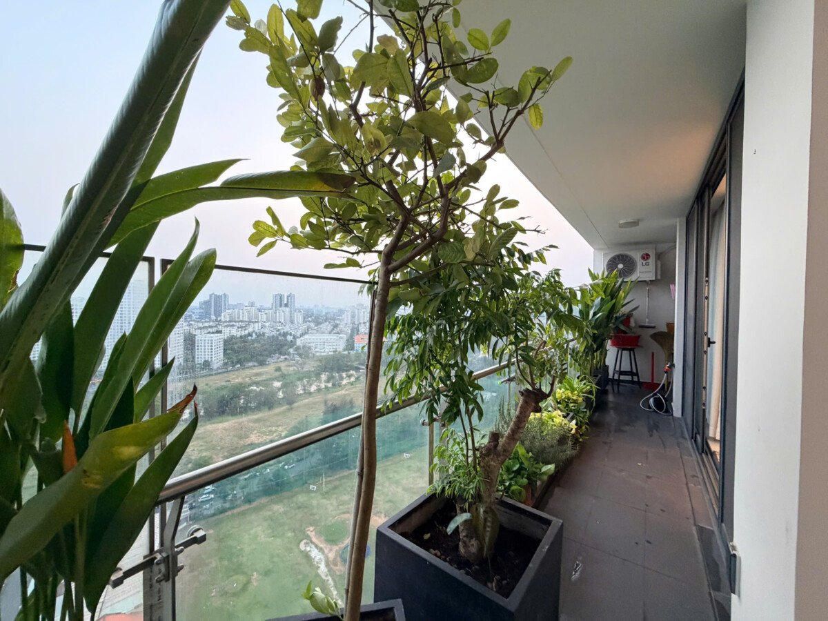 balcony can ho ban rong rai - Giá mua bán căn hộ 3pn tòa C chung cư Green Valley phường Tân Mỹ T5/2026