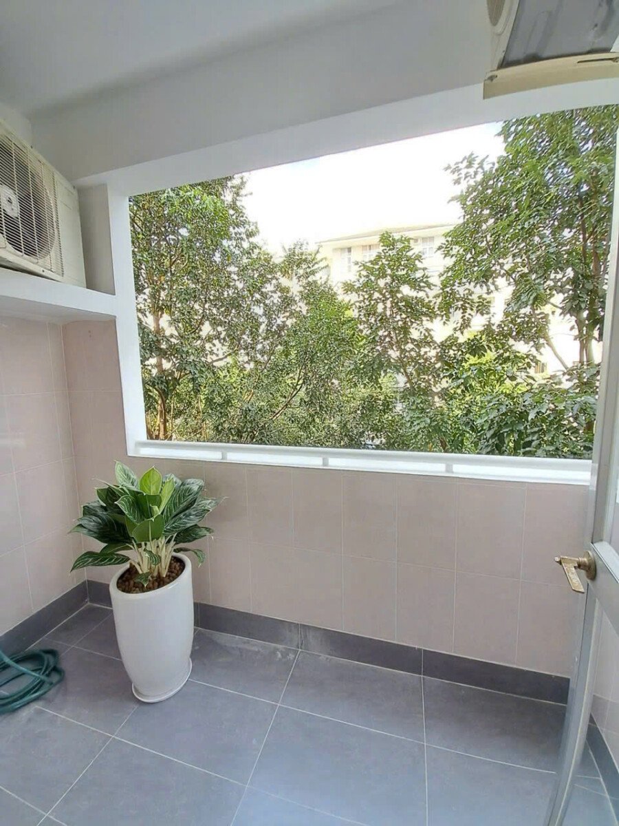 balcony can ho ban - Giá mua bán căn hộ 2pn tòa A chung cư Hưng Vượng 2 phường Tân Hưng T5/2026