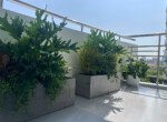 balcony-can-ho-rong-rai