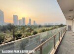 balcony can ho truc dien cong vien 150x110 - Giá mua bán căn hộ 3pn tòa A cung tầng với hồ bơi chung cư Scenic Valley 1 T5/2026