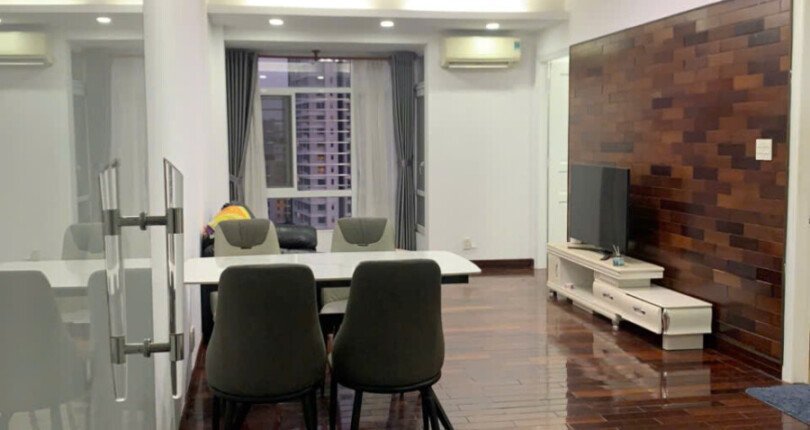 Bán gấp căn góc Sky Garden 3. DT 74m2 thiết kế 2 Phòng-2wc View hồ bơi- đang cho thuê 17 Triệu. Giá chỉ 5.7 Tỷ