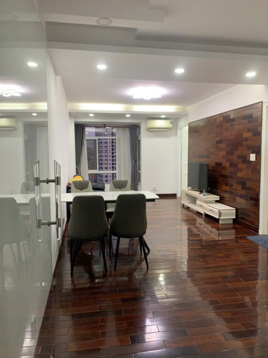 ban can goc sky 3 - Bán gấp căn góc Sky Garden 3. DT 74m2 thiết kế 2 Phòng-2wc View hồ bơi- đang cho thuê 17 Triệu. Giá chỉ 5.7 Tỷ