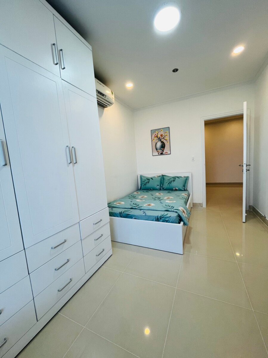ban can ho sky garden 3 8 2 - Cho thuê căn góc Sky Garden 3. DT 74m2 thiết kế 3 Phòng ngủ-2wc- Nội thất đầy đủ-Nhà mới- Giá 19 Triệu/Tháng