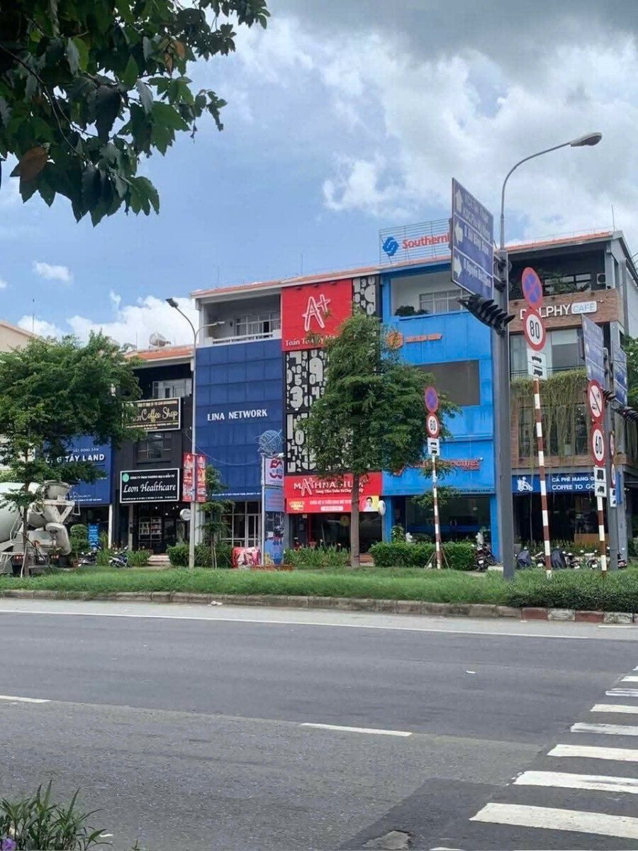 ban nha pho nguyen van linh 3 1 - Cho thuê mặt bằng mặt tiền Nguyễn Văn Linh, Khu Mỹ Toàn 2. PMH. Trệt, lửng+ 3 lầu- Giá chỉ 60 Triệu/Tháng