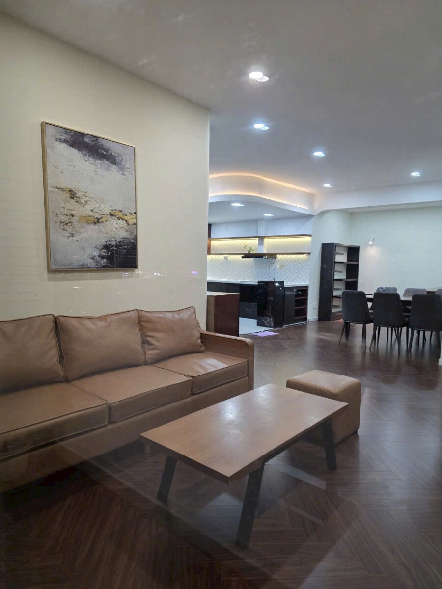 can canh phong khach can ho ban 6 - Giá mua bán căn hộ 3pn chung cư Grand View phường Tân Hưng t6/2026