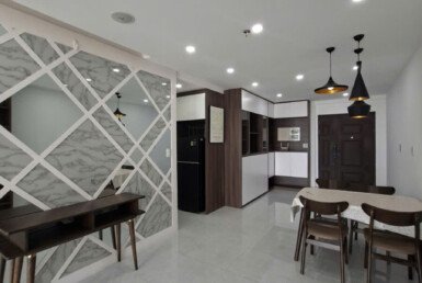 Cho thuê căn hộ Scenic Valley 1. DT 80m2 Lầu siêu cao rất mát- 2 Phòng ngủ-2wc- Giá thuê 20 Triệu/Tháng
