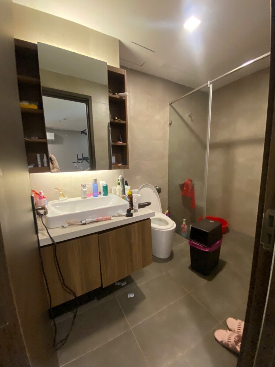 can ho ban co 2 toilet hoan thien nhu hinh - Giá mua bán căn hộ 2pn số 05 - 117m2 tòa B chung cư Scenic Valley 1 phường Tân Mỹ T6/2026