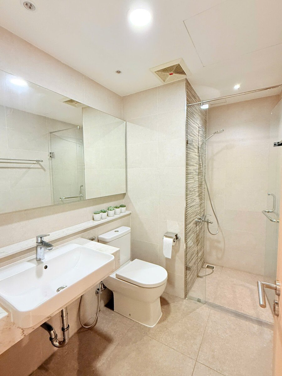 can ho co 2 toilet hoan thien nhu hinh - Giá mua bán căn hộ 3pn tòa C chung cư Riverpark Premier phường Tân Hưng t6/2026
