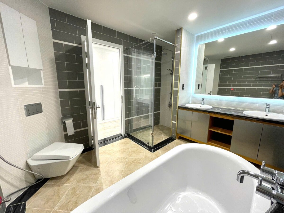 can ho co 3wc hoan thien cao cap - Giá cho thuê căn hộ Penthouse 4pn tòa B chung cư Riverpark Residence phường Tân Hưng T5/2026