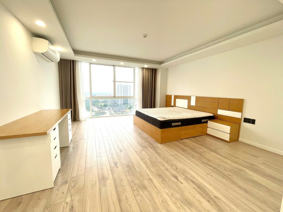can ho co 4pn hoan thien rong rai nhu hinh - Giá cho thuê căn hộ Penthouse 4pn tòa B chung cư Riverpark Residence phường Tân Hưng T5/2026