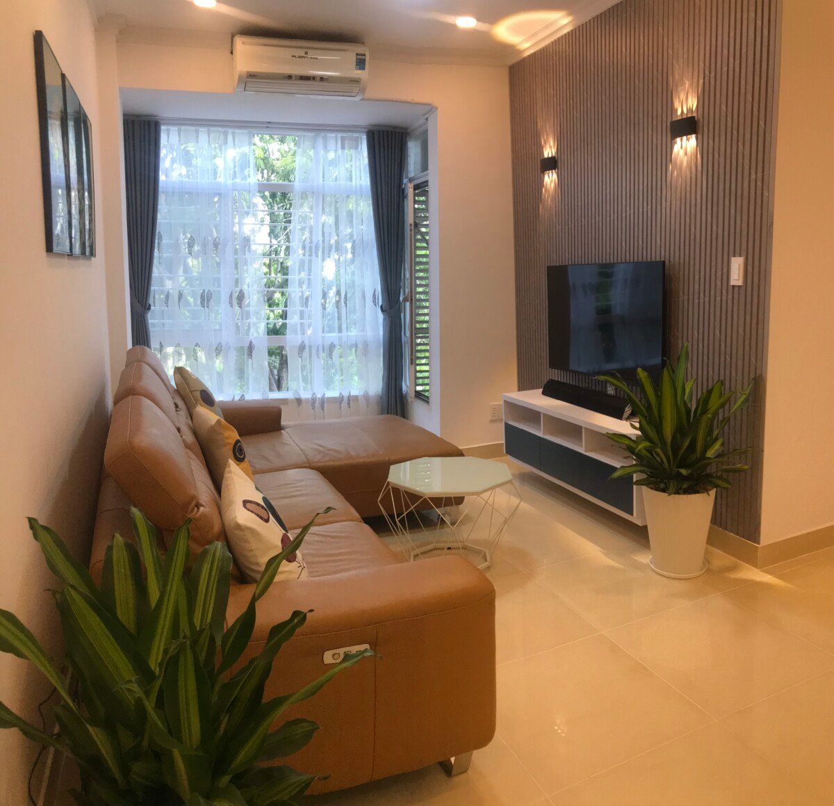 cho thue can goc 3 phong sly 3 - Cho thuê căn hộ Sky Garden 3. Căn góc 74m2 thiết kế 3 Phòng-2wc- Nội thất đầy đủ-Giá 19 Triệu/Tháng