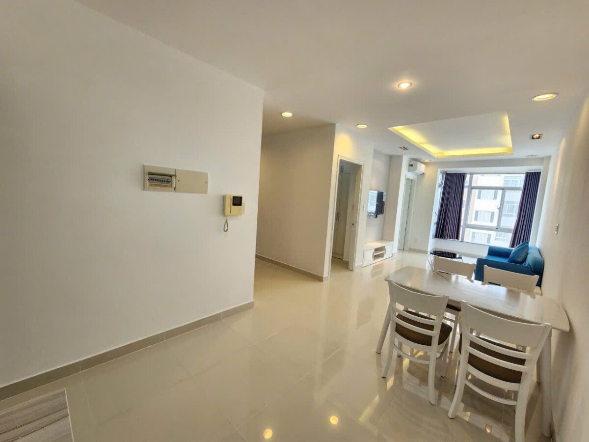 cho thue can ho 56m2 sky garden 3 4 - Cần cho thuê căn hộ Sky Garden 3. DT 56m2 Thiết kế 2 Phòng ngủ-1wc- Nội thất đầy đủ- Giá 12 Triệu/Tháng