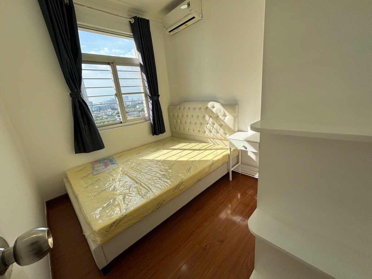 cho thue can ho sky garden 2 3 - Cho thuê căn góc tại Sky Garden 2. DT 89m2 Lầu cao- Nội thất đầy đủ- 2 Phòng ngủ-2wc- Giá thuê 22 Triệu/Tháng
