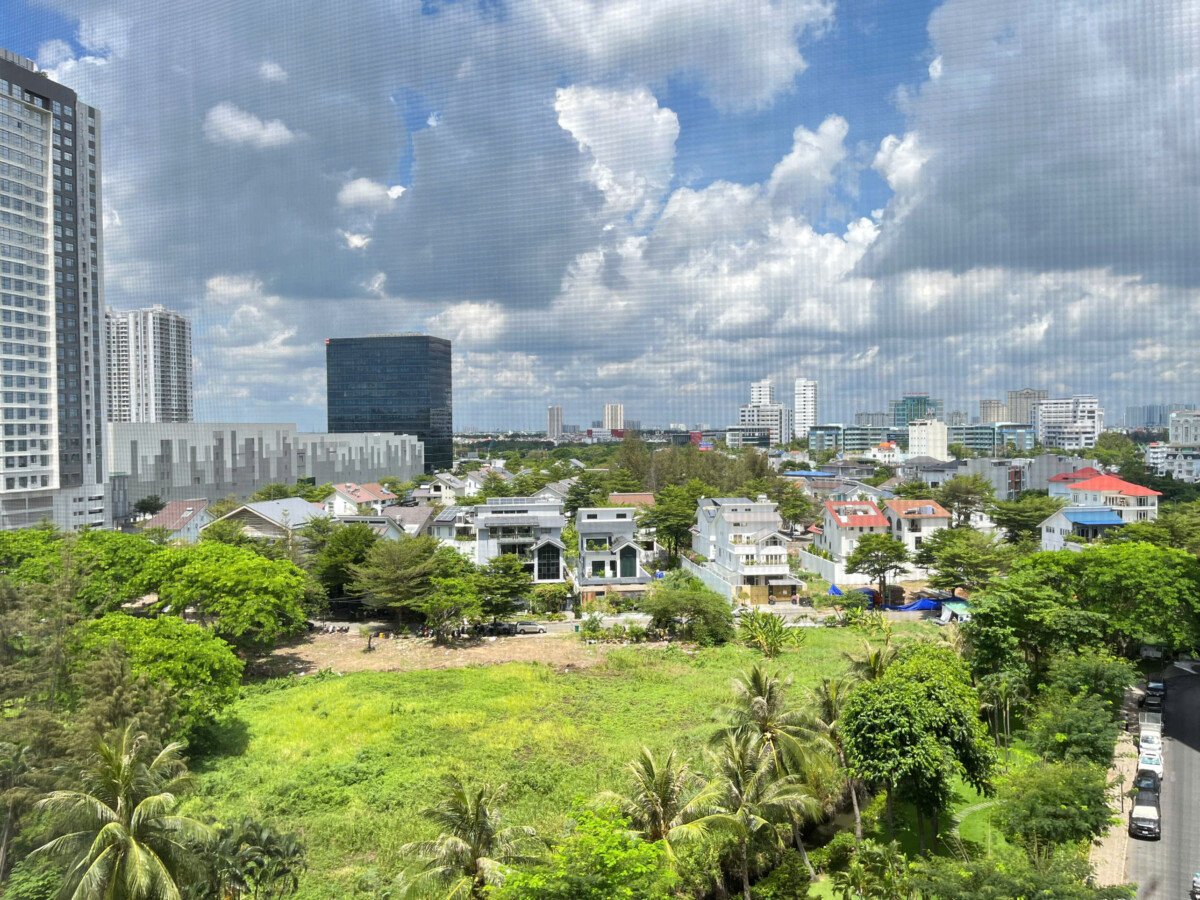 cho thue can ho sky garden 3 20 - Bán căn góc view trực diện hồ bơi. DT 74m2 Thiết kế 2 Phòng-2wc- Đầy đủ nội thất- Giá bán 6 Tỷ