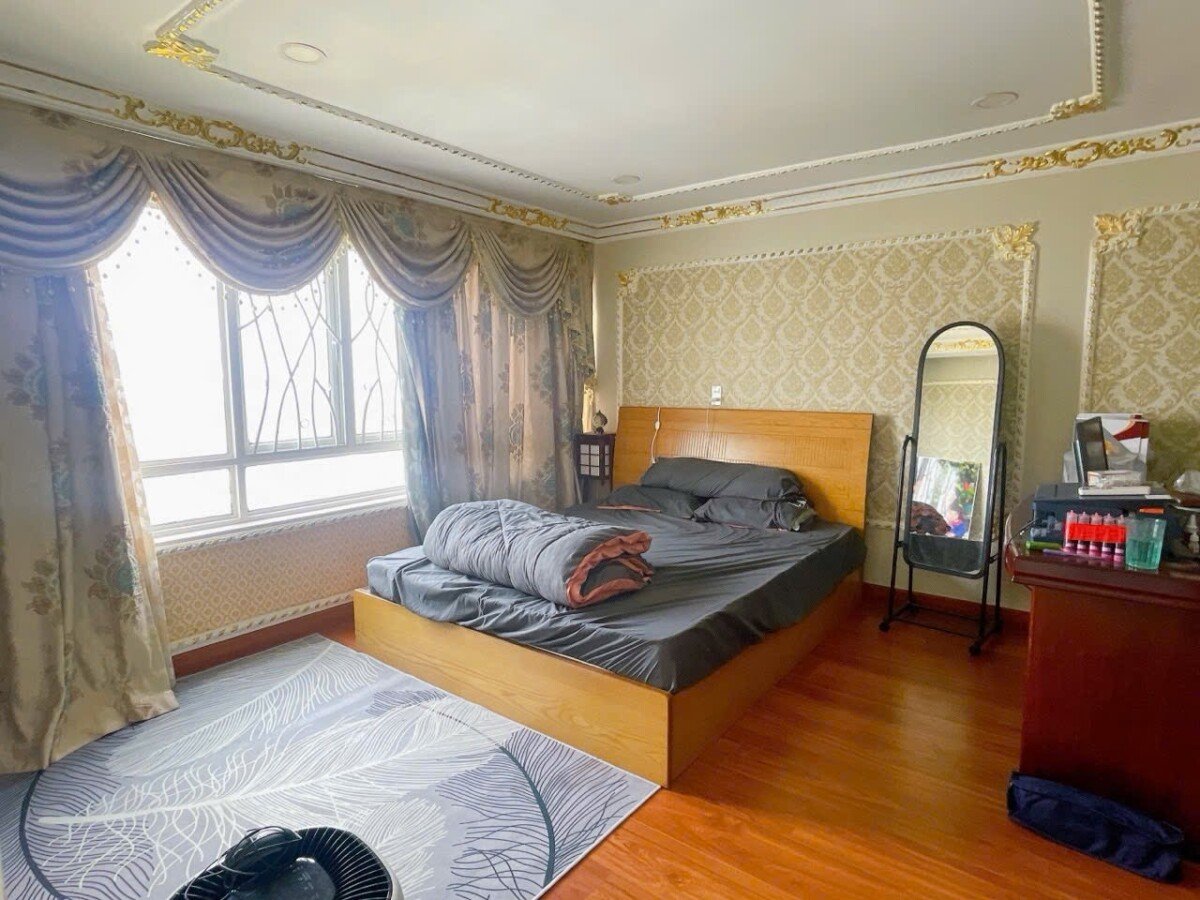 hien trang nha co 3pn hoan thien nhu hinh - Giá mua bán căn hộ Duplex 3pn tòa E chung cư Phú Hoàng Anh Nhà Bè T5/2026