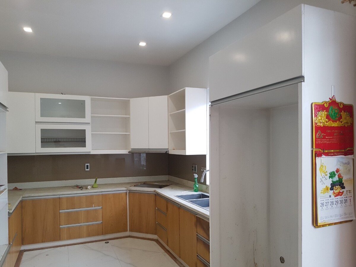 khong gian bep nha biet thu ban - Giá mua bán nhà Biệt thự nguyên căn 4pn Nội khu Hưng Thái 2 phường Tân Hưng T5/2026