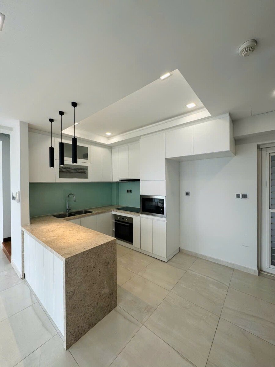 khong gian bep rong rai sang trong - Giá cho thuê căn hộ Duplex tòa O chung cư Happy Valley Premier phường Tân Hưng T5/2026