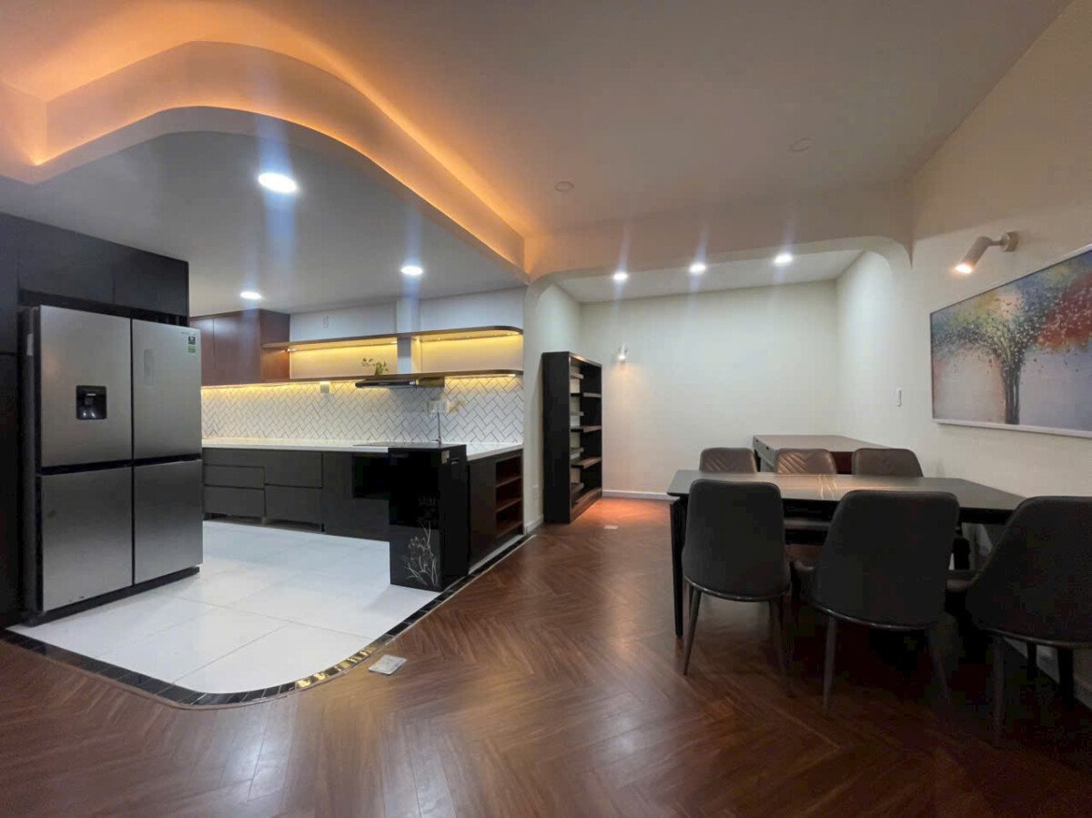 khong gian bep va phong an can ho ban - Giá mua bán căn hộ 3pn chung cư Grand View phường Tân Hưng t6/2026