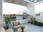 khong gian san thuong rong rai 1 150x110 - Giá mua bán tòa nhà nguyên căn mặt Đường D6 kdc Tái định cư Phú Mỹ phường Tân Mỹ T5/2026