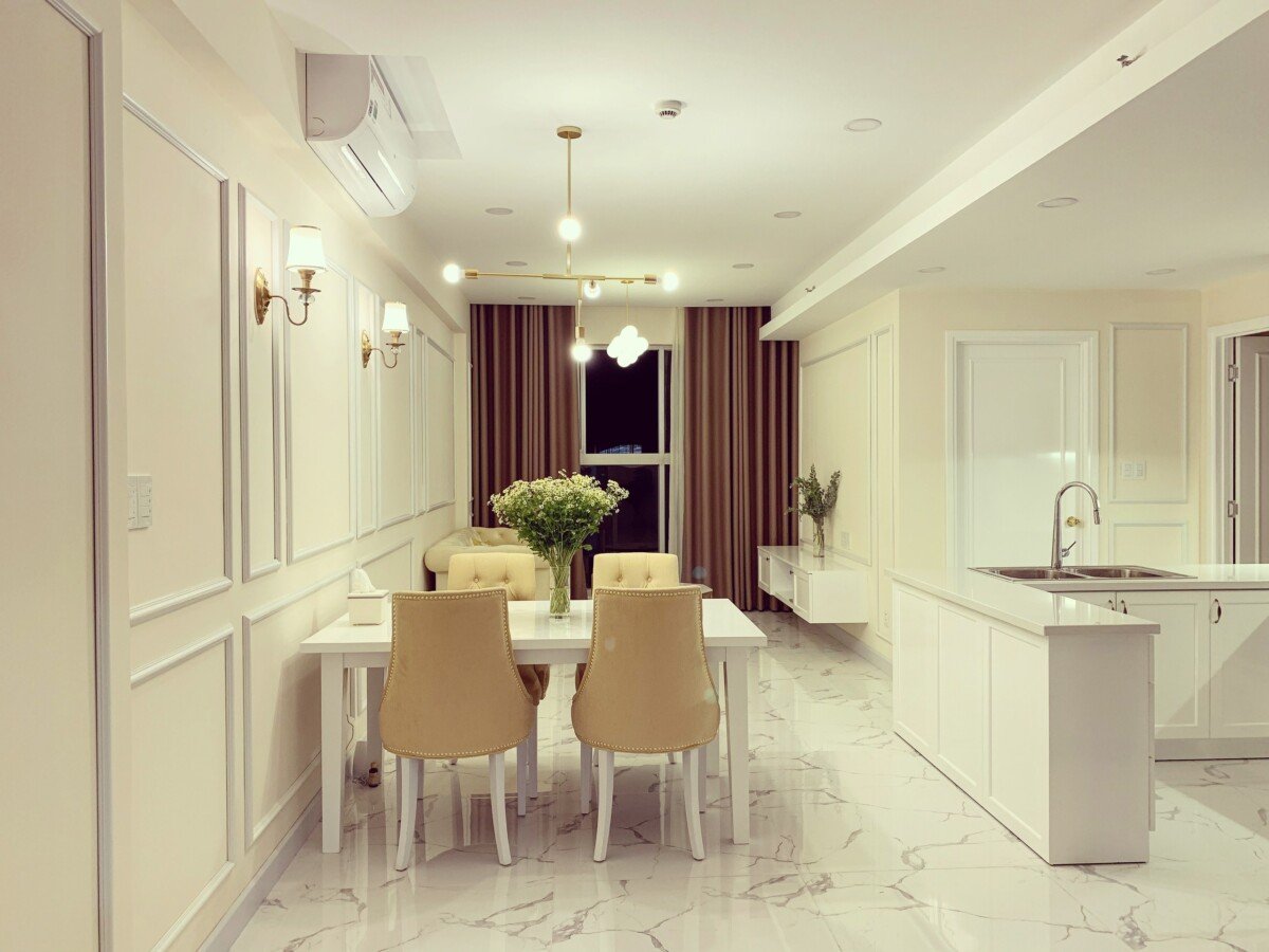 phong khach can ho ban 22 - Bán căn hộ chung cư cao cấp, vị trí vàng của Phú Mỹ Hưng, 02pn, giá 7.8 tỷ + 01 ô đậu xe ô tô, nhà đẹp, full nội thất.