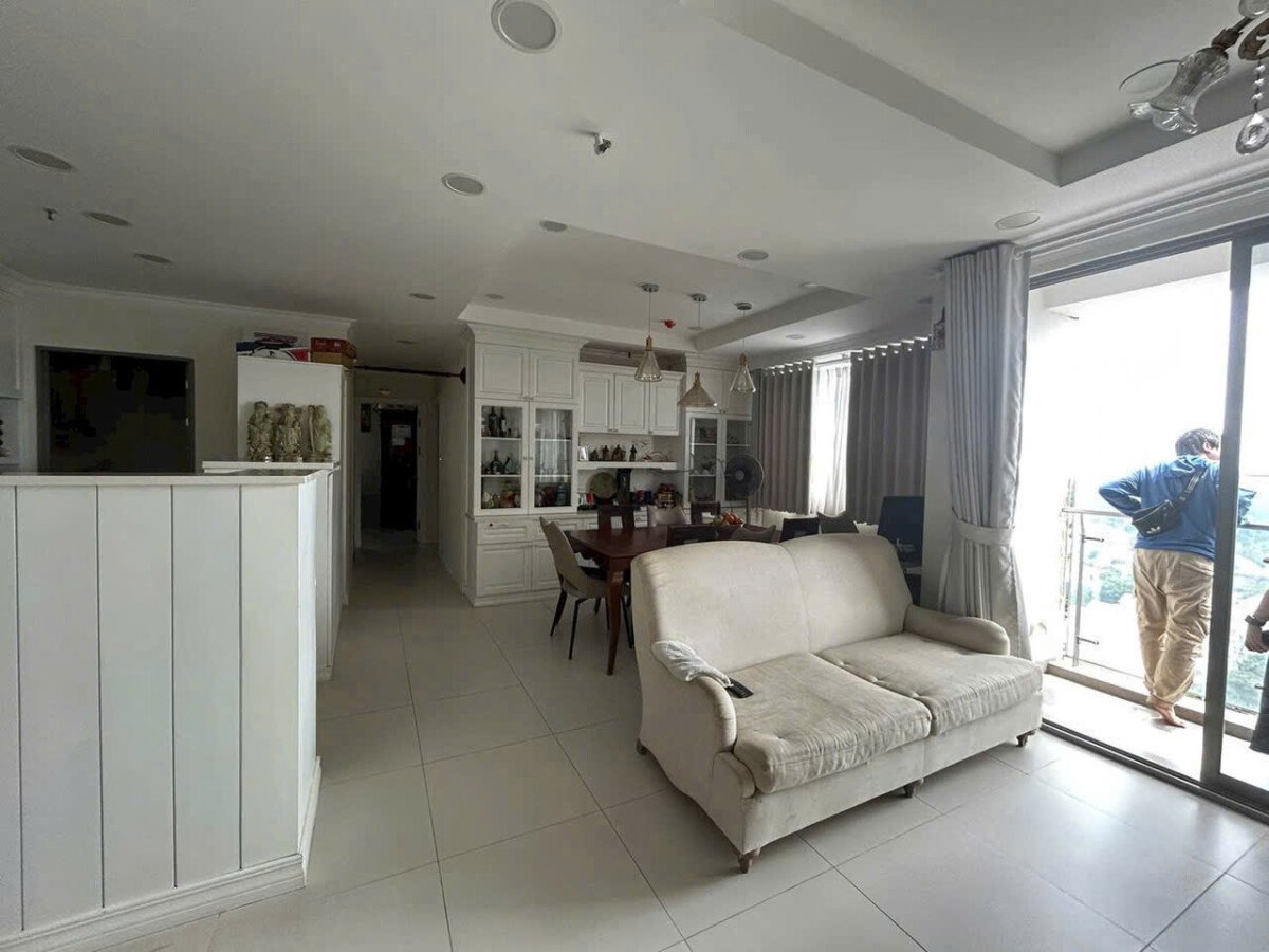 phong khach can ho ban 28 - Giá mua bán căn hộ 3pn chung cư Hưng Phúc Happy Residence phường Tân Mỹ T5/2026