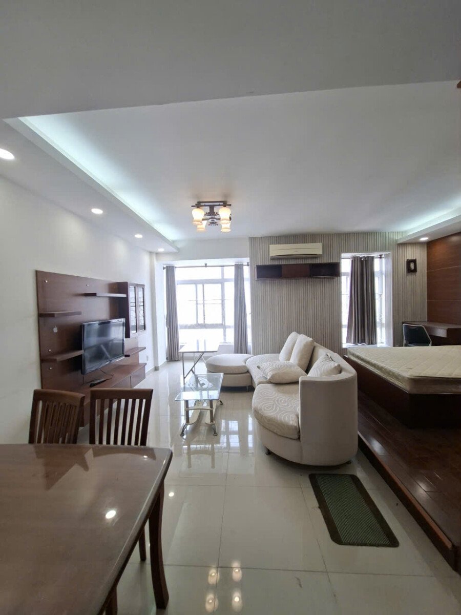 phong khach can studio - Bán nhanh căn Studio Sky garden 3. Giá tốt 4.150 Tỷ cho căn 56m2-1 phòng-1wc- Lầu cao View Nam
