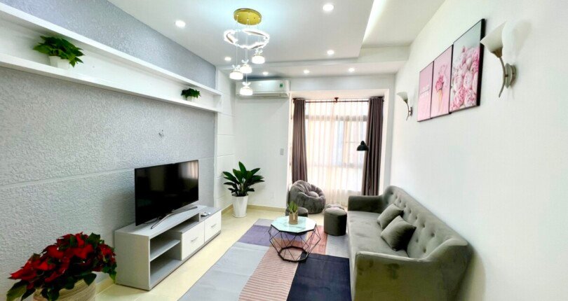Bán gấp căn hộ Sky Garden II, diện tích 71m2, giá 4.950tỷ , 2PN, 1WC , nhà đang có hợp đồng thuê.