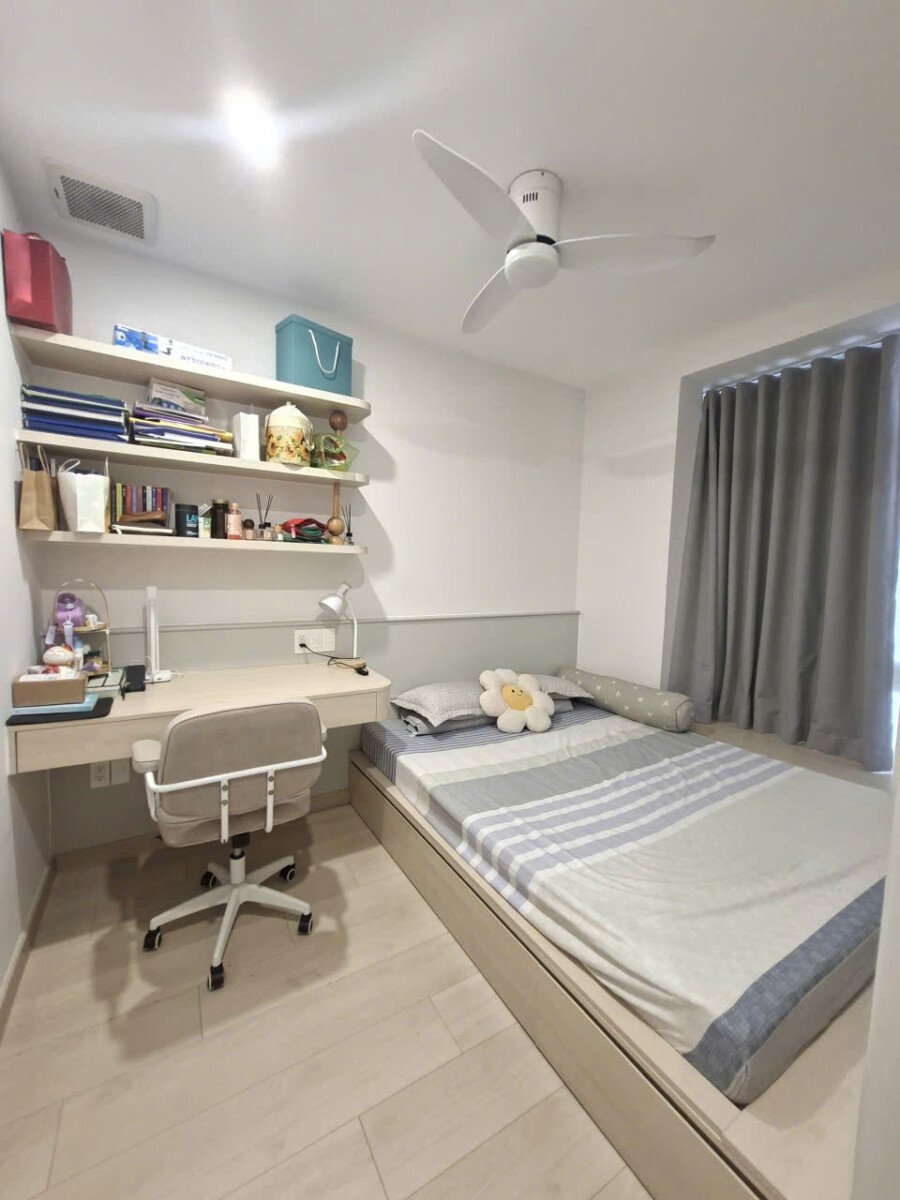 phong ngu 2 7 - Bán căn hộ đẹp tại Sky Garden 3. DT 56m2 Lầu cao view nam- nội thất mới như hình- Giá bán 5.2 Tỷ
