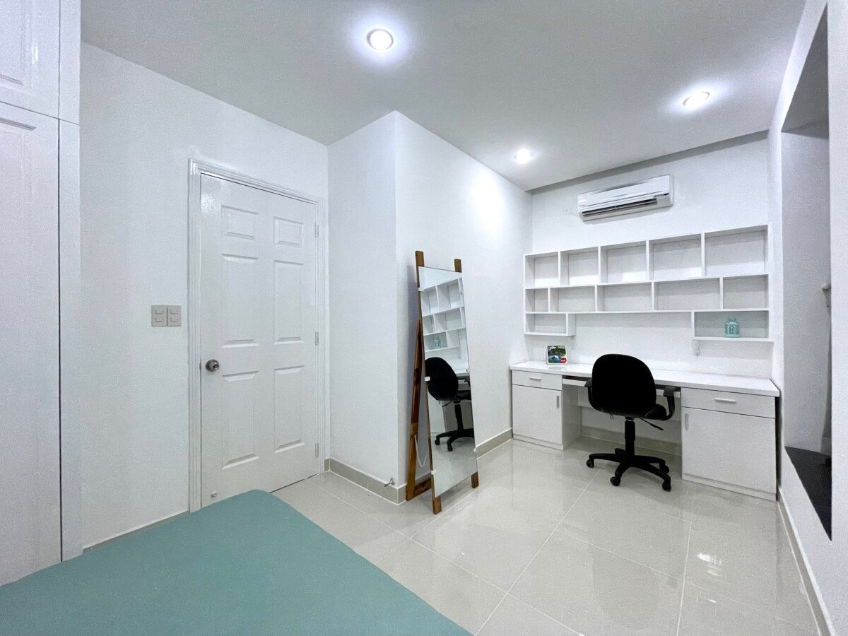 phong ngu rong - Cho thuê nhanh căn hộ Sky Garden 3. DT 70m2 Nhà đẹp-tone trắng thiết kế 2 Phòng-2wc- Giá thuê 16 Triệu/Tháng