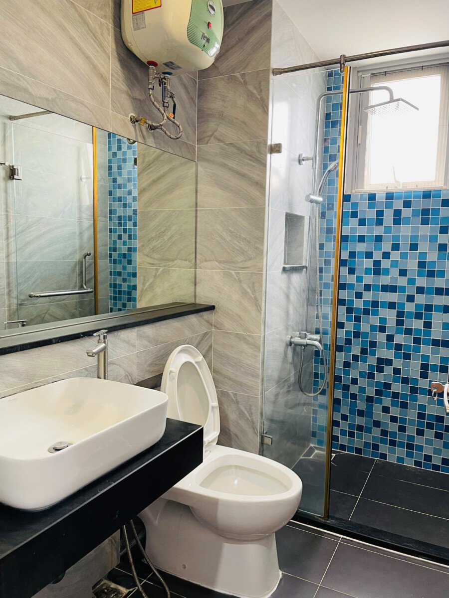 toilet can scenic cho thue - Cần cho thuê căn góc Scenic Valley 1. DT 77m2 Thiết kế 2 phòng ngủ-2wc- View không ồn- Giá 19 Triệu/Tháng