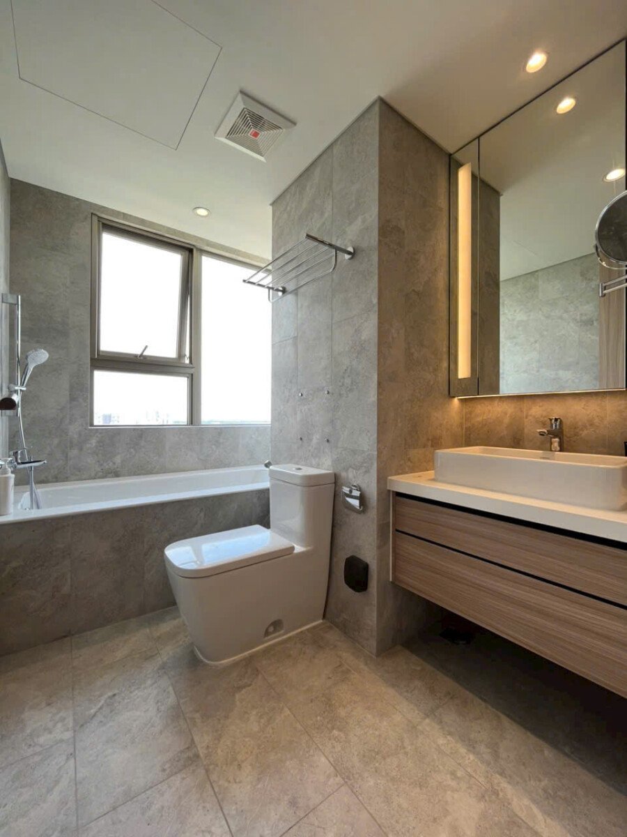 toilet phong ngu master - Giá mua bán căn hộ 3pn chung cư The Horizon phường Tân Mỹ T5/2026