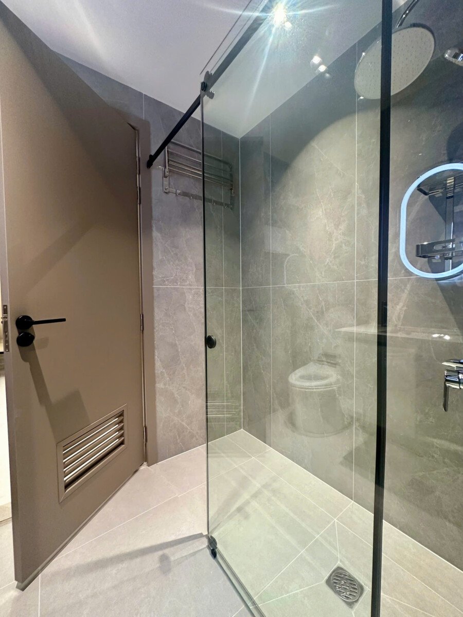 tollet can ho ban 3 - Bán căn hộ chung cư Sky Garden 2, 71m2, giá 5.850 tỷ, nhà đẹp, nội thất cao cấp.