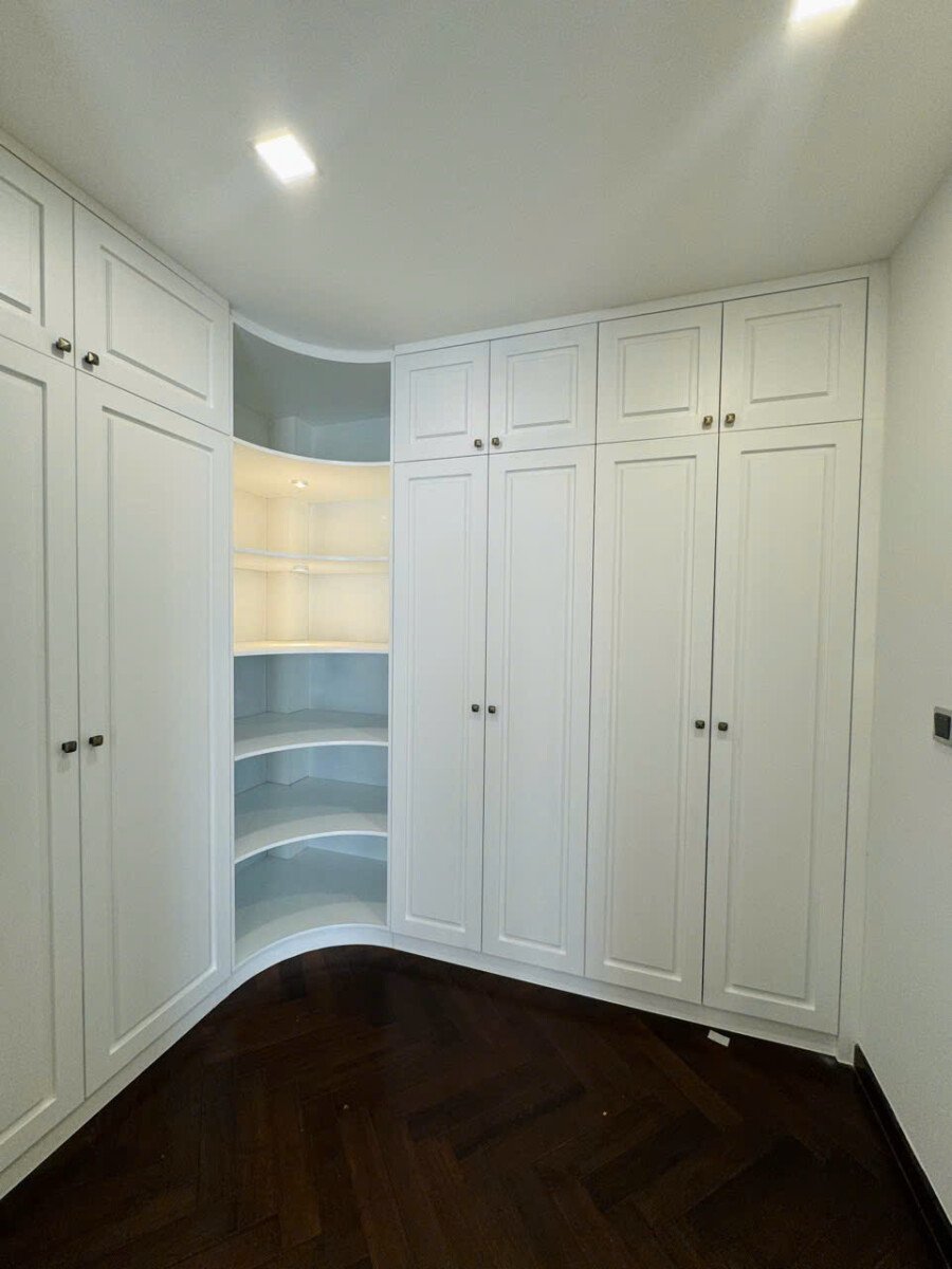 tu quan ao phong ngu - Giá cho thuê căn hộ Duplex tòa O chung cư Happy Valley Premier phường Tân Hưng T5/2026